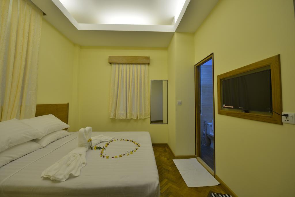 Northern Breeze Hotel Bagan Buitenkant foto