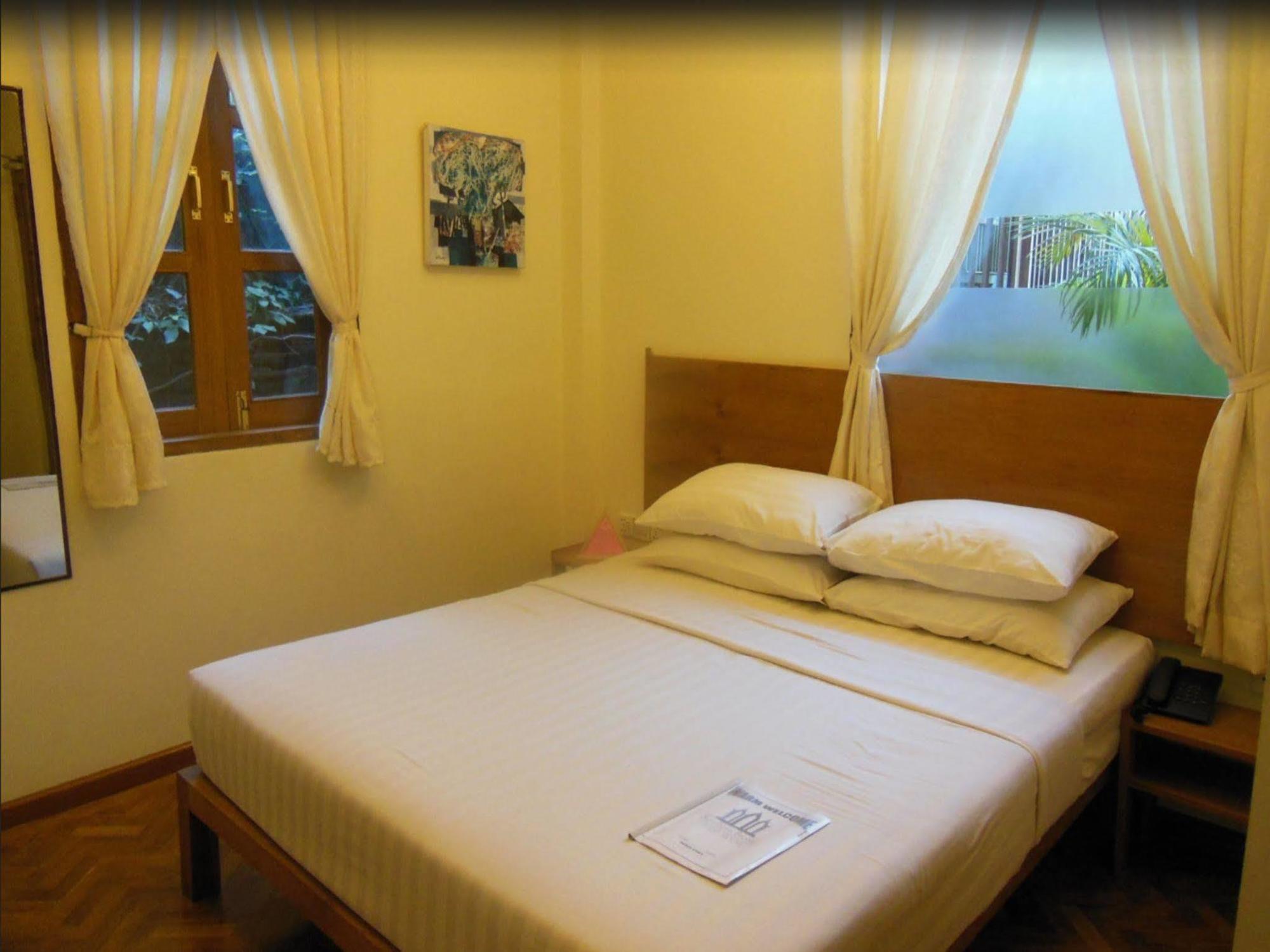Northern Breeze Hotel Bagan Buitenkant foto