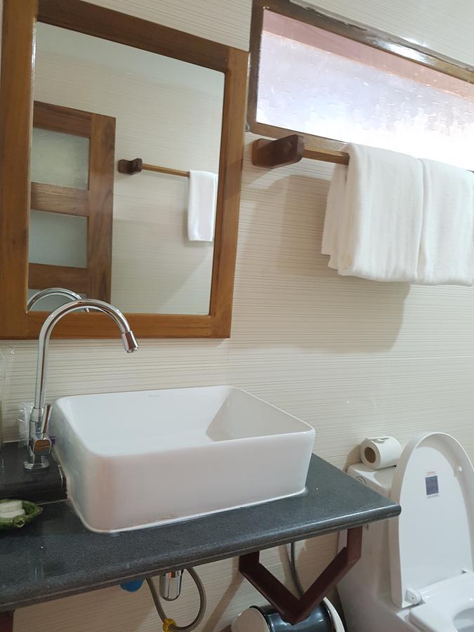Northern Breeze Hotel Bagan Buitenkant foto