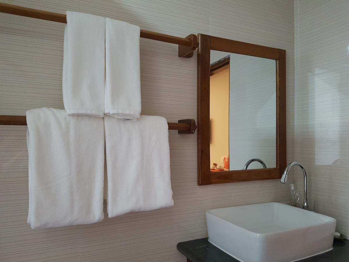 Northern Breeze Hotel Bagan Buitenkant foto