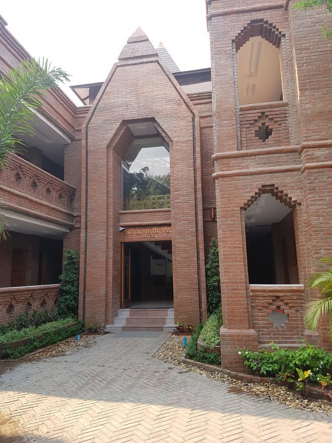 Northern Breeze Hotel Bagan Buitenkant foto