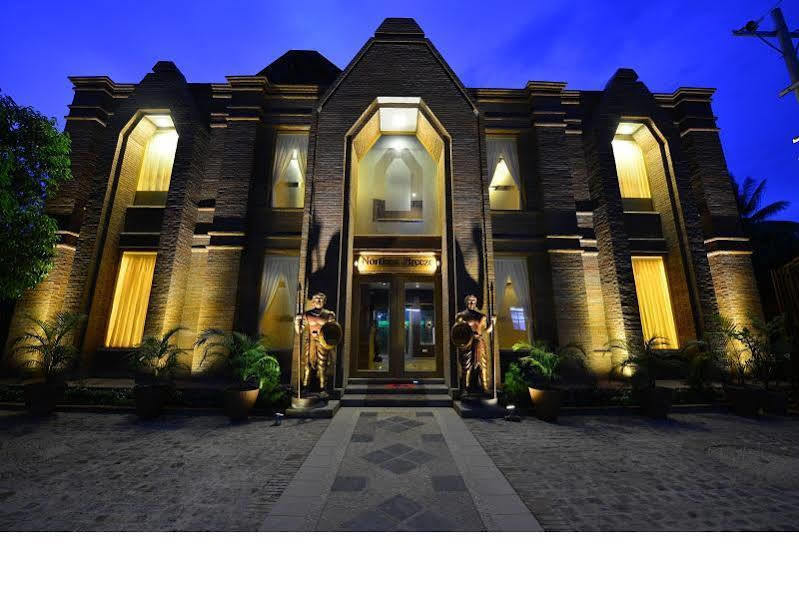 Northern Breeze Hotel Bagan Buitenkant foto